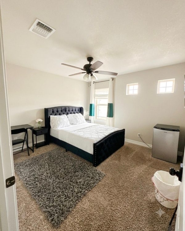 The Cozy Loft Room